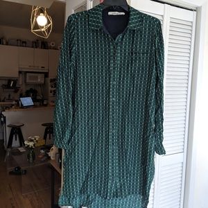 Dvf 100% silk long sleeve dress green pattern
